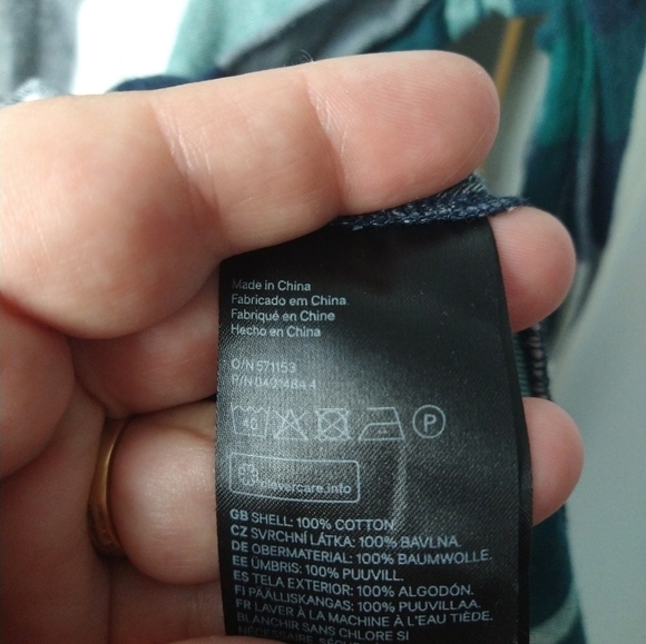 $ H&M green blue yellow white plaid button up collared shirt. Size 4 - Picture 7 of 8